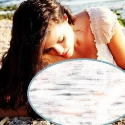 Οι τρυφερές φωτογραφίες της Μαρίας Κορινθίου στην παραλία με…