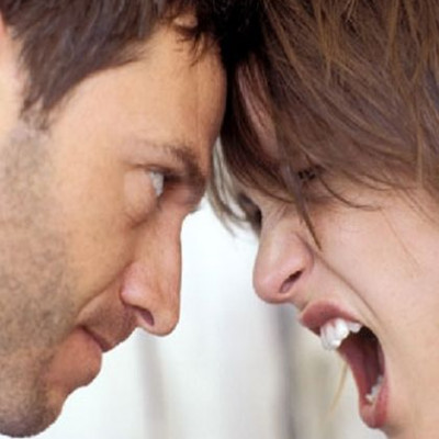 Ο σύντροφός μου θυμώνει πολύ και φοβάμαι μην με χτυπήσει!