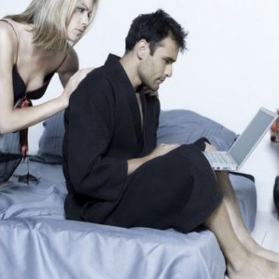 Ζηλεύω πολύ το σύντροφό μου. Έχω χάσει τον εαυτό μου.