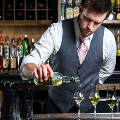 Ξέρω πως πρέπει να προχωρήσω μα είμαι κολλημένη. Τι να κάνω