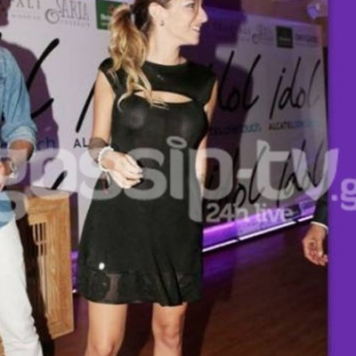 Μα καλά, δεν είπε κανείς στην Εριέττα ότι το φόρεμα είναι διάφανο;