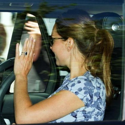 Kate Middleton: Ένα ακόμα φόρεμα εγκυμοσύνης της σπάει τα ρεκόρ