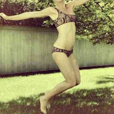 Είναι 40 ετών και μητέρα δυο παιδιών: Αναγνωρίζετε ποια star διαθέτει κορμί... λαμπάδα;