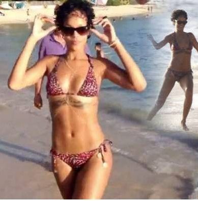Η Rihanna παίζει μπάλα με… μπικίνι