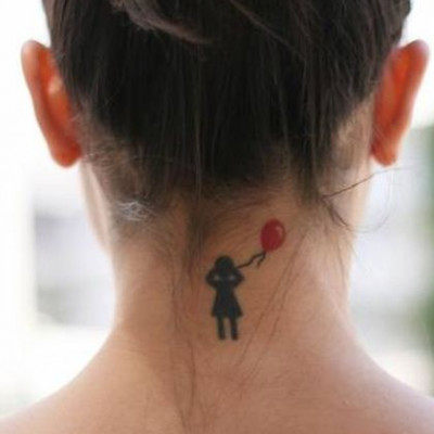 Μαίρη Συνατσάκη: Τα συμβολικά τατουάζ της