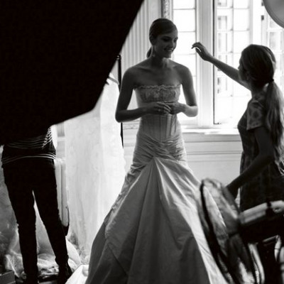 To Elle UK τιμά την Celia Κριθαριώτη, τη «βασίλισσα των νυφικών»!