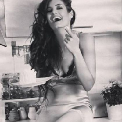 Μια sexy… νοικοκυρά η Μαρία Κορινθίου