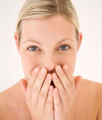 9 τρόποι για να εξαφανίσετε την κακή αναπνοή μια για πάντα