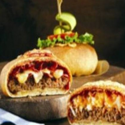 Πίτσα-μπέργκερ 1360 θερμίδων! Το πιο ανθυγιεινό φαγητό του κόσμου!