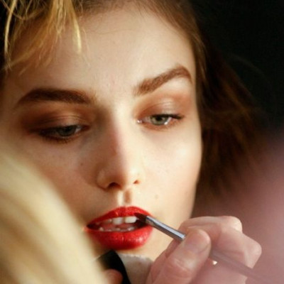 5+1 tips για το κόκκινο κραγιόν