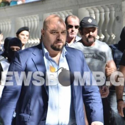 Reuters:«Aπόφαση-έκπληξη» η μη προφυλάκιση των 3 βουλευτών της ΧΑ