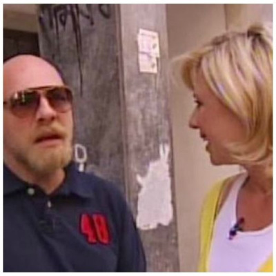 Νίκος Μουτσινάς: Το μικρό υπόγειο, οι κατσαρίδες και ο φόβος του!