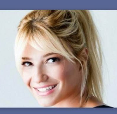 Φαίη Σκορδά: Έκανε ροζ ανταύγιες στα μαλλιά της