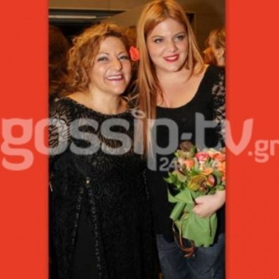 Μαμά και κόρη με το ίδιο look!