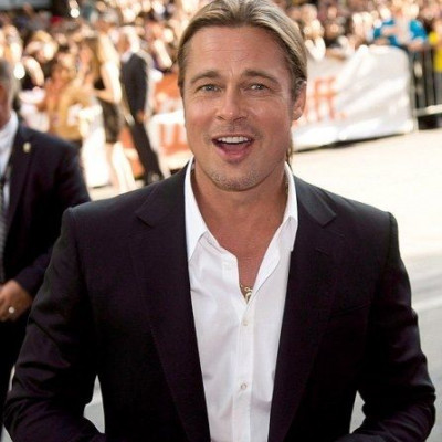 Τρελή για τον Brad Pitt: Ποια superstar βλέπει ακόμη και στα όνειρά της ότι έχει σχέση με τον ξανθό γόη;