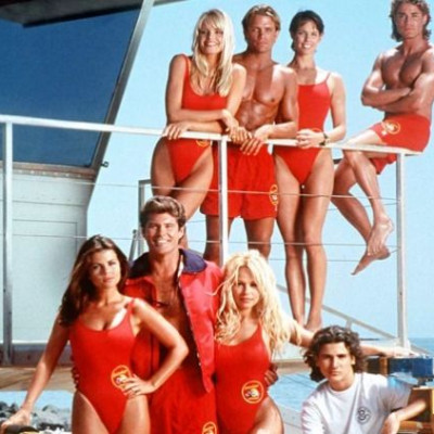 Stars του Baywatch αποκαλύπτουν: Απαγορεύονταν οι μεταβολές βάρους πάνω από 2,30 κιλά