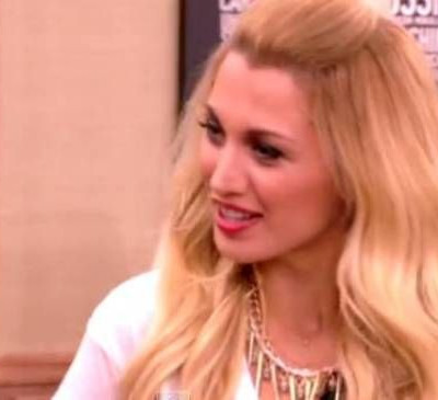 Κωνσταντίνα Σπυροπούλου: Μικρό ατύχημα κατά τη διάρκεια της εκπομπής «Μες στην καλή χαρά»