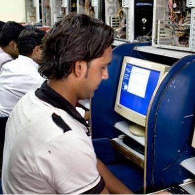 Σοκ! Αυτοκτόνησε γιατί οι γονείς της απαγόρευσαν το facebook