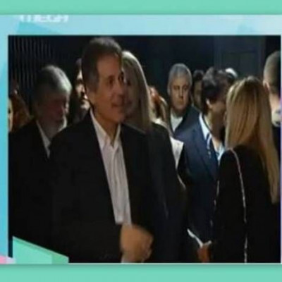 Αυτή είναι η κατά τριάντα χρόνια νεότερη σύντροφος του Θάνου Καληώρα