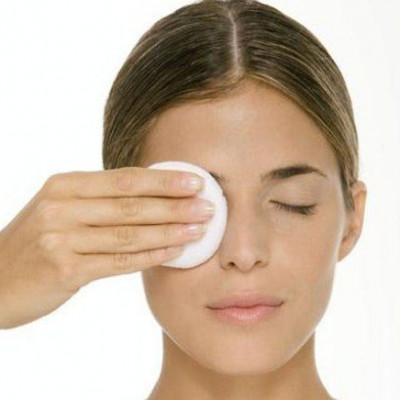 Ο σωστός τρόπος για να αφαιρείτε το μακιγιάζ σας