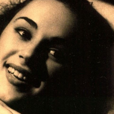 Αυτές είναι οι πρώτες καλλιτεχνικές φωτογραφίες της ’’άγνωστης’’ Αλίκης