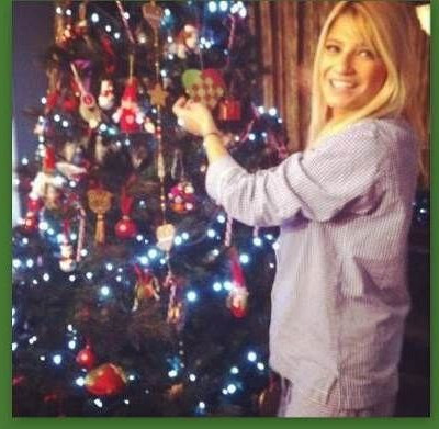 Φαίη Σκορδά: Έβαλε τις πυτζάμες της και στόλισε το δέντρο