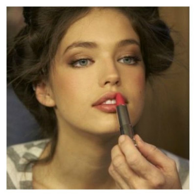 5 tips για να κρατήσει το make up περισσότερο