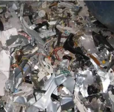 Έτσι πάνε για ανακύκλωση οι ηλεκτρονικοί υπολογιστές! (βίντεο)