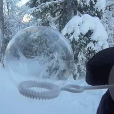 Εντυπωσιακό βίντεο: Κάνοντας φούσκες στους... -26°C!