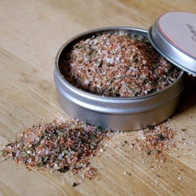 Φτιάξτε μόνη σας αρωματικό αλάτι για το μαγείρεμα