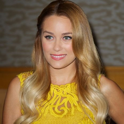 Πώς καμουφλάρει τα σπυράκια η Lauren Conrad;