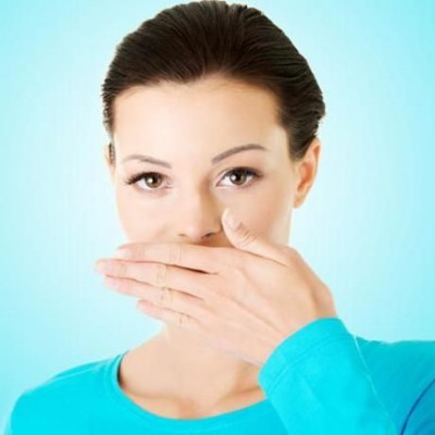 Πώς θα απαλλαγείτε από το λόξιγκα: Το πιο γλυκό κόλπο