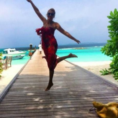 Η Κωνσταντίνα Σπυροπούλου στις… Μαλδίβες μαζί με την Μενεγάκη!