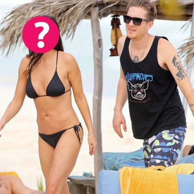 Νέα χρονιά, νέο toyboy, ίδιο σώμα! Η 51χρονη star απόλαυσε ερωτικές διακοπές στο Μεξικό