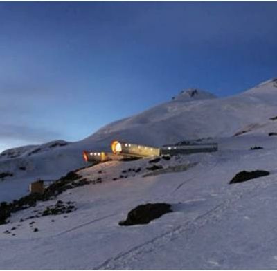 Ξενοδοχείο στην άκρη του γκρεμού! (pics)