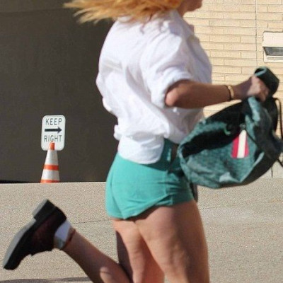 Μήπως να μη φόραγες sexy σορτσάκια; Η διάσημη που το παράκανε (φωτός)