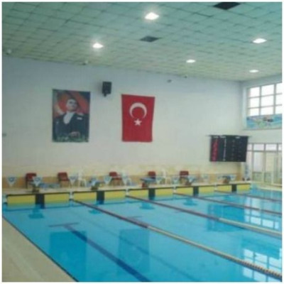 Ελληνόπουλα προπονούνται υπό το... βλέμμα του Κεμάλ Ατατούρκ