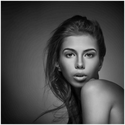 Πώς να κάνετε τα λαδωμένα σας μαλλιά να φαίνονται φρέσκα