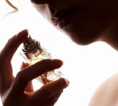 Πώς να κάνουμε το άρωμά μας να έχει μεγαλύτερη διάρκεια;