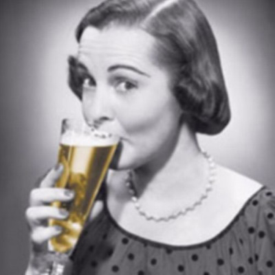 Οι 3 τρόποι που το ποτό μπορεί να σας γλιτώσει από τον πονόλαιμο