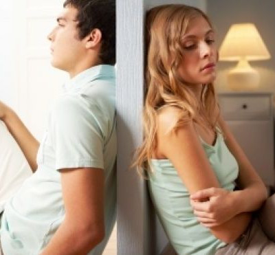 Δεν με άφηνε να βγαίνω και χωρίσαμε. Νιώθω πως πέταξε 3 χρόνια έτσι!