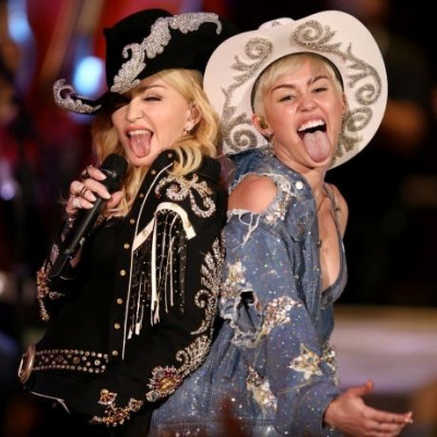 Το πολυσυζητημένο unplugged της Miley Cyrus με guest την Madonna στο MTV Greece