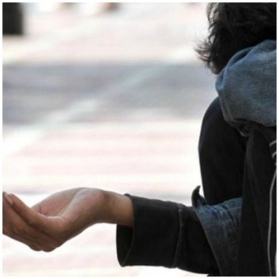 Επαίτης ξυλοκόπησε παιδάκι για να συγκινήσει τους περαστικούς