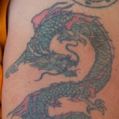 Έμεινε άφωνος όταν έμαθε ότι το τατουάζ που είχε στην πλάτη ήταν...