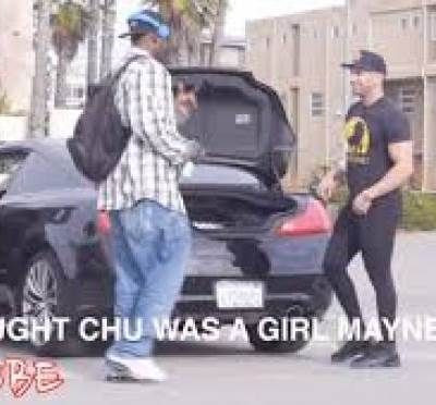 Τι συμβαίνει όταν ένας άντρας φοράει γυναικείο κολάν; (βίντεο)