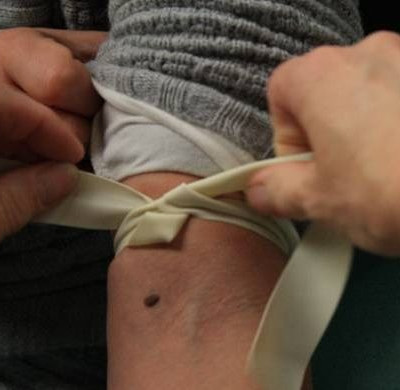 Πίστευε ότι οι λευκοί δεν κολλάνε AIDS. Έκανε... λάθος! (βίντεο)