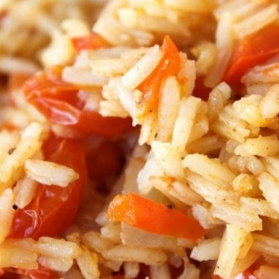 Σκέτη απόλαυση: Πανεύκολο, λαχταριστό ντοματόρυζο