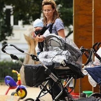 Eπαγγελμα μητέρα! Μισθός 119.000 ευρώ το χρόνο... καθαρά! (εικόνες)