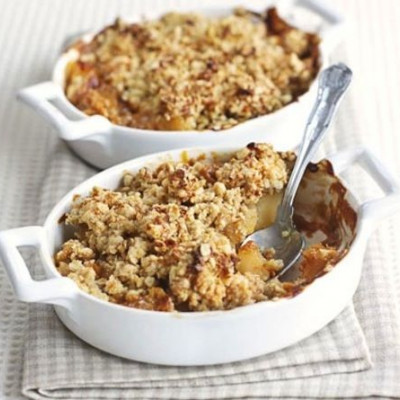 Apple crumble: το πιο τραγανό γλυκό με ζουμερά μήλα