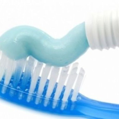 Φτιάξε μόνη σου σπιτική οδοντόκρεμα!